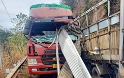 Sơn La: Xe đầu kéo húc xe tải trên QL6, hai tài xế mắc kẹt trong cabin