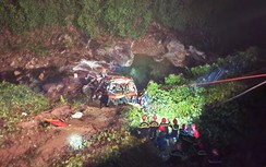 Xe khách rơi vực ở Đà Nẵng khiến hai người tử vong có còn hạn kiểm định?