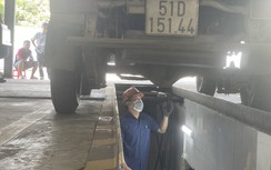 Tận dụng về quê, đi du lịch tìm điểm đăng kiểm để tránh ùn tắc cận Tết