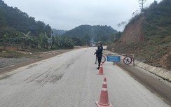 Quốc lộ 8A lên cửa khẩu quốc tế Cầu Treo sạt lở, giao thông bị chia cắt