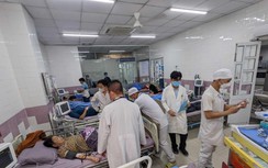 Hàng chục người nhập viện, nghi ngộ độc bánh mì