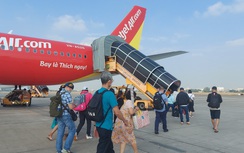 Tăng thêm cả trăm chuyến bay, vé từ TP.HCM đi các tỉnh vẫn còn rất ít