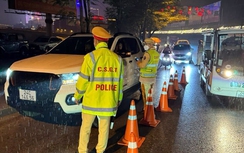 CSGT Lào Cai tuần tra xuyên đêm, xử lý vi phạm giữa thời tiết lạnh thấu xương