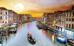 Thành phố thoát cảnh ngập lụt triền miên nhờ hệ thống đê chắn lũ đặc biệt