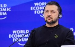 Giữa bê bối cấp dưới tham nhũng tiền vũ khí, Tổng thống Ukraine lần đầu tiên làm điều này