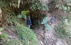 Bắt quả tang nhóm người đào hầm, khai thác trái phép quặng vàng