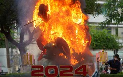 Linh vật cá chép hóa rồng ở Nha Trang được xử lý thế nào sau khi bốc cháy?