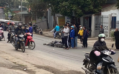 Xe đạp điện va chạm xe đầu kéo trên QL32C, nữ công nhân tử vong tại chỗ