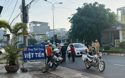 CSGT kịp thời đưa người phụ nữ chuyển dạ đi cấp cứu