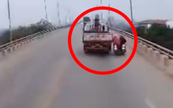 Vượt kiểu chèn ép, xe tải gây tai nạn cho 2 xe máy rồi chạy khỏi hiện trường