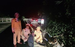 Bắt giữ người đàn ông đi xe máy SH vận chuyển 18.000 viên ma túy trên quốc lộ 9