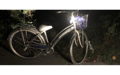 Bé trai 10 tuổi đi xe đạp mất tích được phát hiện tử vong dưới hồ