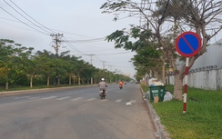 Tài xế than khổ vì biển cấm dừng đỗ "mọc" khắp đường trong khu công nghiệp