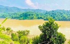 Cựu chiến binh dũng cảm nhanh trí cứu 3 cháu nhỏ chới với giữa sông