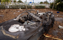 Mỹ cảnh báo nguy cơ xe điện ngập nước mặn có thể thành "bom hẹn giờ" sau bão