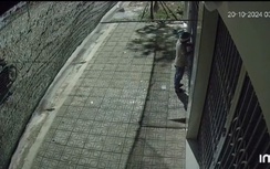 Clip: Trộm cắt khóa dãy trọ, bẻ khóa xe máy Exciter dắt đi trong nháy mắt