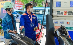 Nên giữ hay bỏ Quỹ bình ổn xăng dầu?