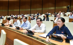 Quốc hội thông qua Luật Công chứng, cho phép công chứng viên hành nghề đến 70 tuổi