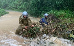 Quảng Ngãi: Tập trung khắc phục sạt lở, thông xe tạm thời qua QL24C