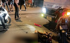 Hai thanh niên đi xe máy tông xe tải ở Long An, một người tử vong