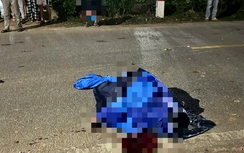 Tông trúng ô tô đỗ bên đường, hai cha con người đi xe máy tử vong