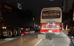 Tai nạn liên hoàn trước ngã tư Bần, hai người đi xe máy thương vong