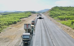 Vượt sản lượng thi công, dự án cao tốc Bắc - Nam vẫn hối hả làm xuyên Tết