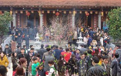 Người dân nô nức đi lễ đầu năm Giáp Thìn 2024