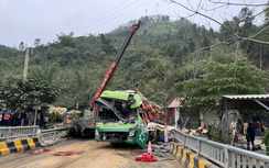 Xe khách bị lật ở Yên Bái có còn hạn kiểm định?