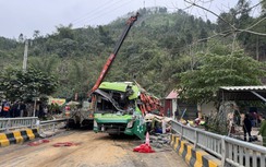 Lật xe khách ở Yên Bái, 1 người tử vong, 2 người bị thương