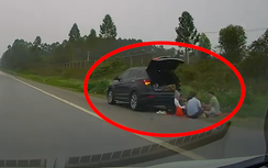 Ô tô thản nhiên ngồi túm tụm nghỉ ngơi giữa cao tốc