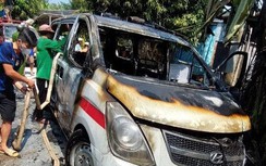 Xe cấp cứu chở bệnh nhân bốc cháy khi đang chuyển viện