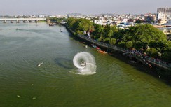 Mãn nhãn với những màn nhào lộn, đứng nước phản lực trên sông Đồng Nai