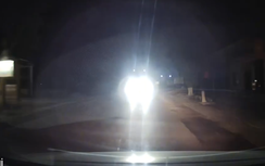 "Hung thần" xe tải lấn làn, rọi đèn pha suýt đối đầu ô tô đi hướng ngược lại