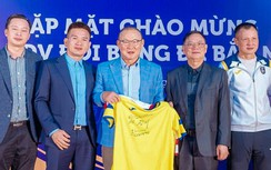 Đội bóng Việt Nam ra điều khoản lạ với HLV Park Hang-seo