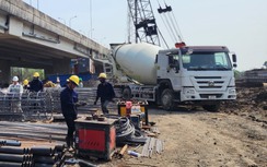 Công nhân đội nắng tăng tốc thi công cầu 1.800 tỷ lớn nhất Vành đai 3 TP.HCM