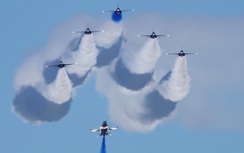 Vừa ra mắt quốc tế, máy bay Trung Quốc nhận được hàng chục đơn đặt hàng