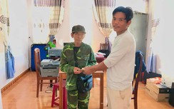 Nhặt tập vé số, người đàn ông đi bán rồi đem tiền trả người đánh rơi