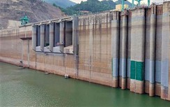 Nước về hồ thủy điện ít, căng thẳng cung ứng điện mùa khô
