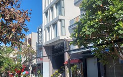 Một hiệu phó trường tiểu học ở Phú Yên bị vợ đâm tại khách sạn