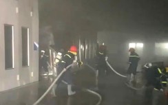 Bình Thuận: Đại lý bán xe ô tô bốc cháy dữ dội