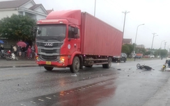 Va chạm với xe tải, người đàn ông đi xe máy tử vong thương tâm