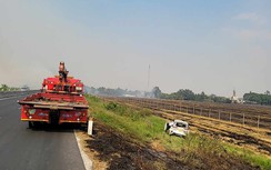 Khó xử lý người dân đốt đồng làm khói tràn ra cao tốc gây tai nạn cho ô tô