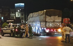 TP.HCM: Xe tải ôm cua, cán đôi nam nữ tử vong thương tâm