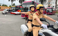 Lái xe ô tô đứng tên người khác đi du xuân có bị phạt?