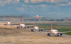 Hàng không "căng mình" phục vụ khách mùa cao điểm Tết