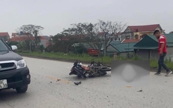 Xe máy đấu đầu xe tải trên đường đê, người phụ nữ bán bánh mì tử vong