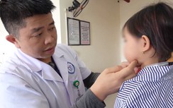 Dùng thuốc tăng cân, nhiều trẻ rậm lông, nặng mặt, suy tuyến thượng thận