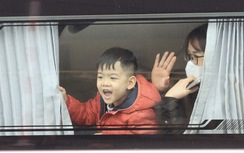 Chiều 29 Tết, bến xe Hà Nội thưa vắng dần