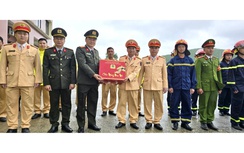 Thừa Thiên Huế: Tuần tra kiểm soát, bảo đảm ATGT xuyên đêm Giao thừa và những ngày Tết